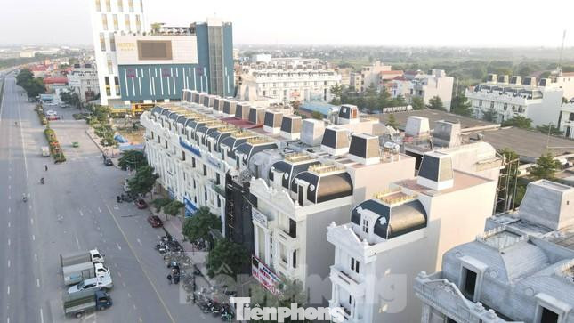 Thu thuế từ chuyển nhượng bất động sản lũy kế 8 tháng đầu năm 2022 đạt hơn 26,86 nghìn tỷ đồng, tăng hơn 13,2 nghìn tỷ đồng, tương ứng tỷ lệ tăng 96,4% so với cùng kỳ năm 2021. Thu thuế từ chuyển nhượng bất động sản lũy kế 8 tháng đầu năm 2022 đạt hơn 26,86 nghìn tỷ đồng, tăng hơn 13,2 nghìn tỷ đồng, tương ứng tỷ lệ tăng 96,4% so với cùng kỳ năm 2021.