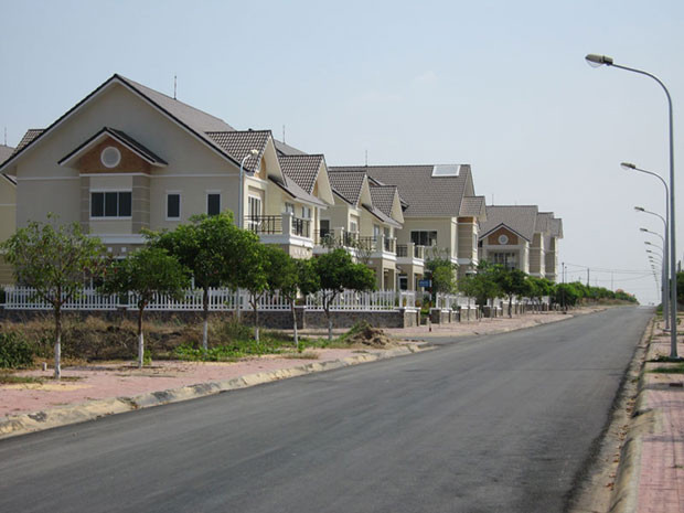 Nhiều dự án bất động sản đang... bất động