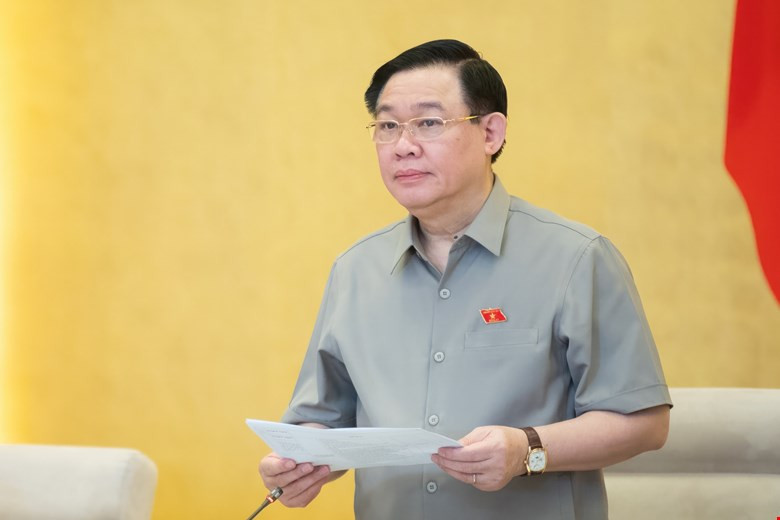 Chủ tịch Quốc hội Vương Đình Huệ phát biểu khai mạc Phiên họp thứ 24 của Ủy ban Thường vụ Quốc hội Chủ tịch Quốc hội Vương Đình Huệ phát biểu khai mạc Phiên họp thứ 24 của Ủy ban Thường vụ Quốc hội