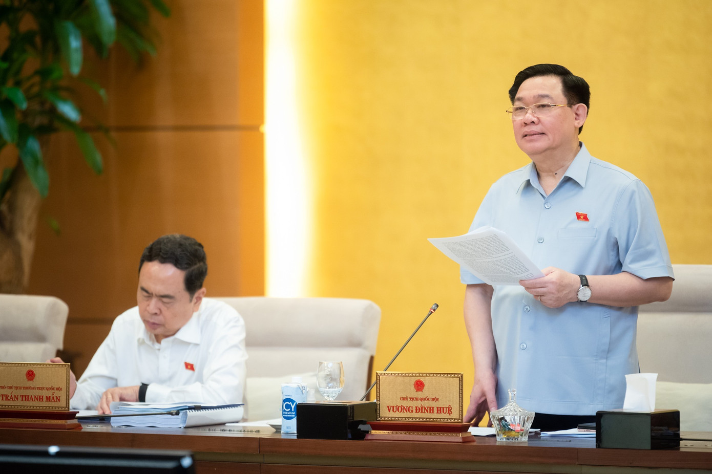 Chủ tịch Quốc hội Vương Đình Huệ tại phiên họp. Ảnh QH Chủ tịch Quốc hội Vương Đình Huệ tại phiên họp. Ảnh QH