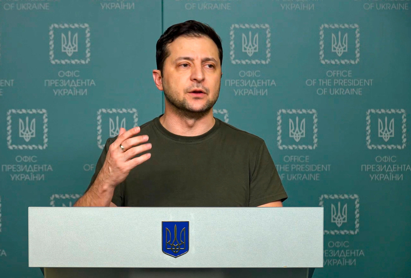 Tổng thống Ukraine Volodymyr Zelensky phát biểu trước quốc dân ngày 27/2. Ảnh: Văn phòng báo chí Tổng thống Ukraine thông qua AP.