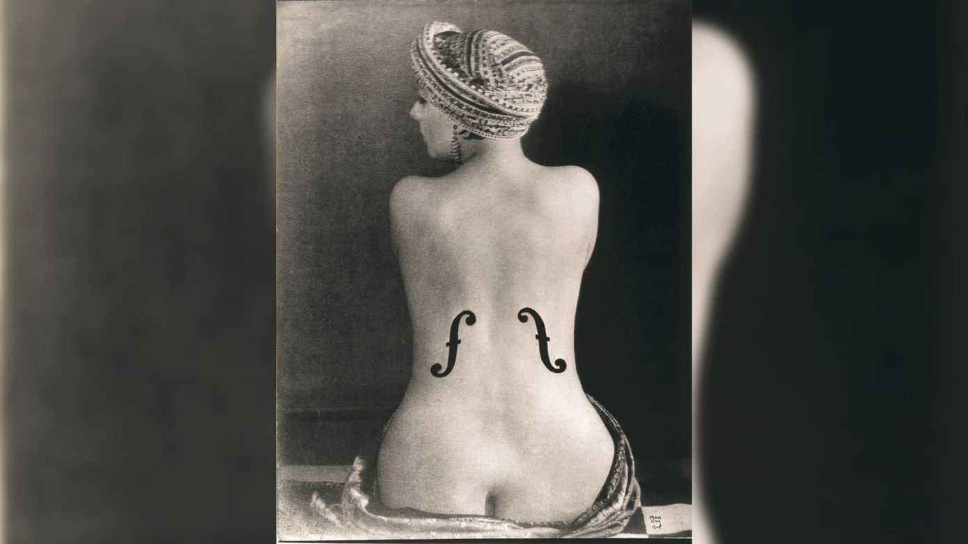Bức ảnh “Le Violon d’Ingres”. Ảnh: Man Ray. Bức ảnh “Le Violon d’Ingres”. Ảnh: Man Ray.