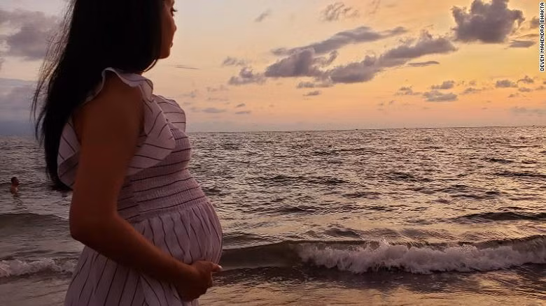 Nima Bhakta tận hưởng bãi biển ở Puerto Vallarta, Mexico, mừng sinh nhật lần thứ 60 của cha cô cùng đại gia đình vào ngày 16/8/2019. Ảnh: Deven Bhakta. Nima Bhakta tận hưởng bãi biển ở Puerto Vallarta, Mexico, mừng sinh nhật lần thứ 60 của cha cô cùng đại gia đình vào ngày 16/8/2019. Ảnh: Deven Bhakta.