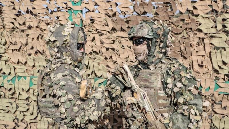 Lính Nga trong trang phục ngụy trang. Ảnh: EPA.