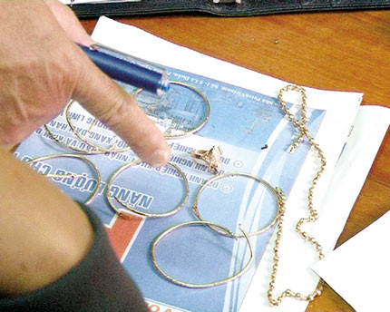 Số vàng mà Sơn cướp của nạn nhân sau khi đã giết chết