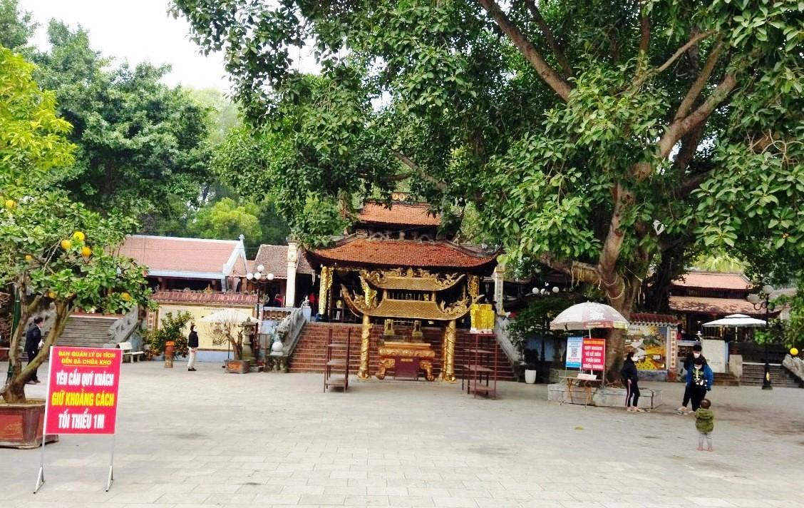 Hoạt động cúng trả lễ cuối năm ở Đền Bà chúa Kho, Bắc Ninh năm nay giảm mạnh. Ảnh Bảo An Hoạt động cúng trả lễ cuối năm ở Đền Bà chúa Kho, Bắc Ninh năm nay giảm mạnh. Ảnh Bảo An