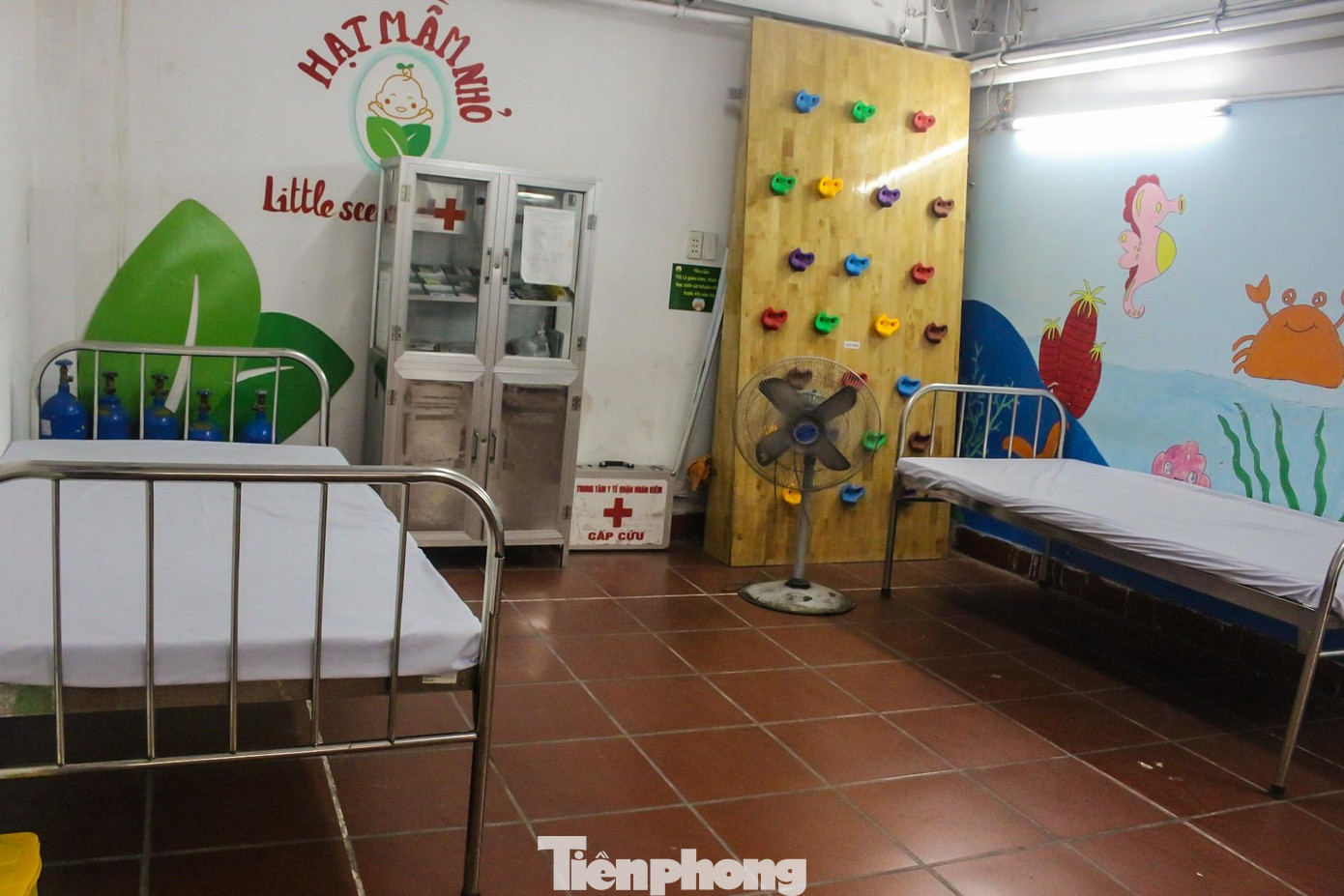 Bên trong phòng điều trị F0 thể nhẹ tại địa điểm trạm y tế lưu động trên. Bên trong phòng điều trị F0 thể nhẹ tại địa điểm trạm y tế lưu động trên.