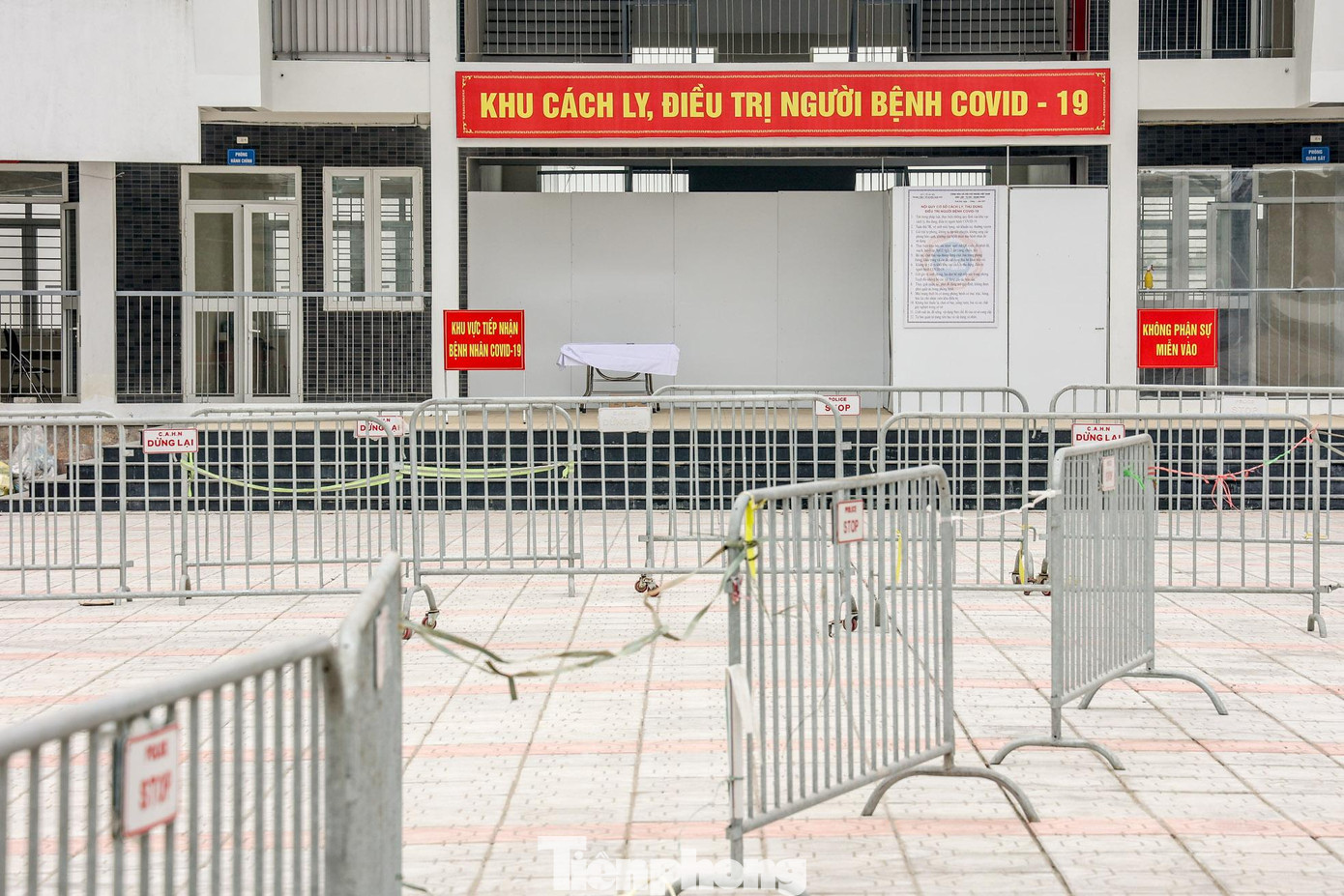 Cơ sở có quy mô 300 giường, mỗi phòng 8 giường, vận dụng cơ sở vật chất sẵn có của trường mới xây. Cơ sở có quy mô 300 giường, mỗi phòng 8 giường, vận dụng cơ sở vật chất sẵn có của trường mới xây.