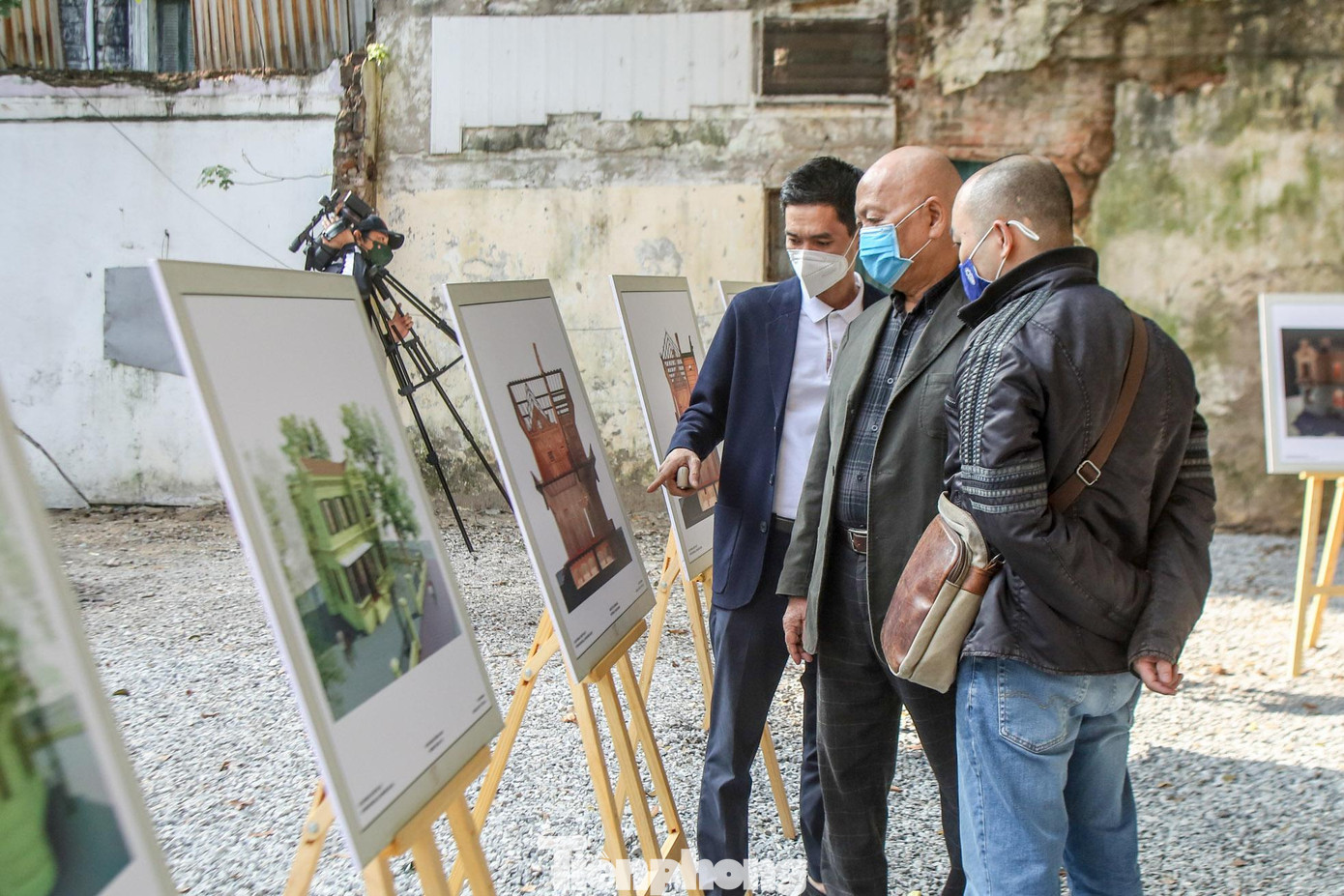 Sau khi lên phương án nghiên cứu, Quận Hoàn Kiếm tổ chức trưng bày, triển lãm xin ý kiến đối với phương án cải tạo nhà biệt thự 49 Trần Hưng Đạo - 46 Hàng Bài. Đồng thời giới thiệu phương án cải tạo nhà biệt thự này thông qua video - clip.