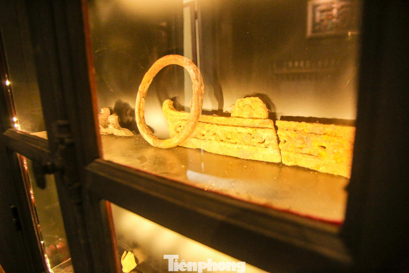 Quảng Đông hội quán không chỉ là một giao lộ tiếp điểm đơn thuần giữa hai dòng văn hóa, mà còn là một ngã ba tiếp xúc giữa ba văn hóa Việt – Hoa – Pháp.