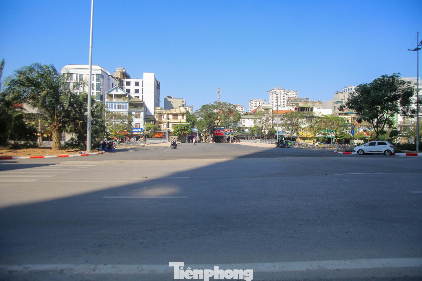 Được biết, cây cầu dài 36m, rộng 21m gấp đôi cầu cũ.