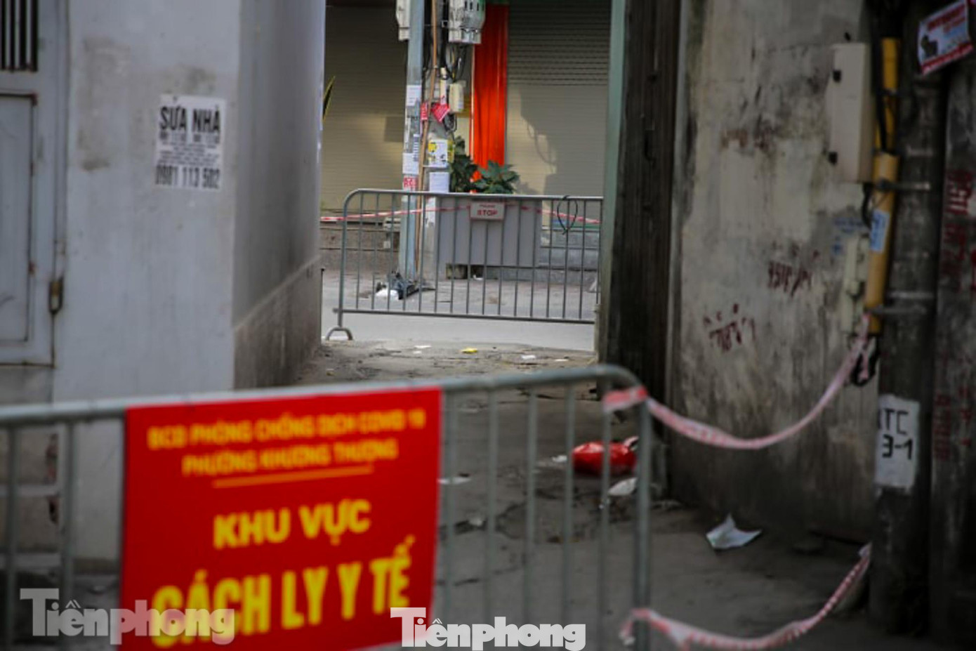 Đây là con ngõ khá phức tạp với mật độ dân cư dày, gần 1000 nhân khẩu.