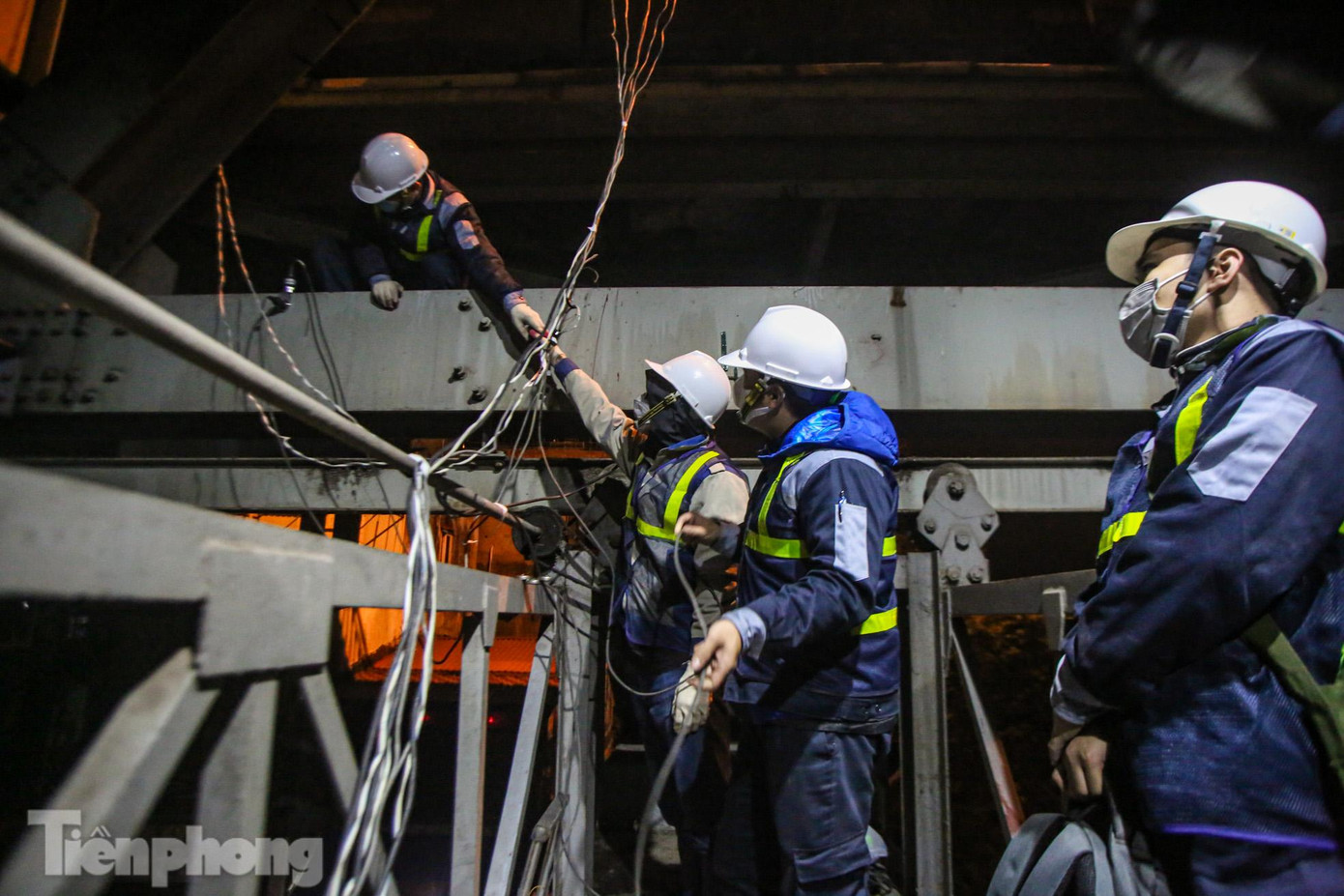 Cầu Chương Dương sẽ được kiểm tra tổng thể tất cả các bộ phận nhằm phát hiện các hư hỏng tích lũy theo thời gian. Từ đó, đơn vị tư vấn, nhà thầu xác định được các phần hư hỏng để lên phương án sửa chữa.