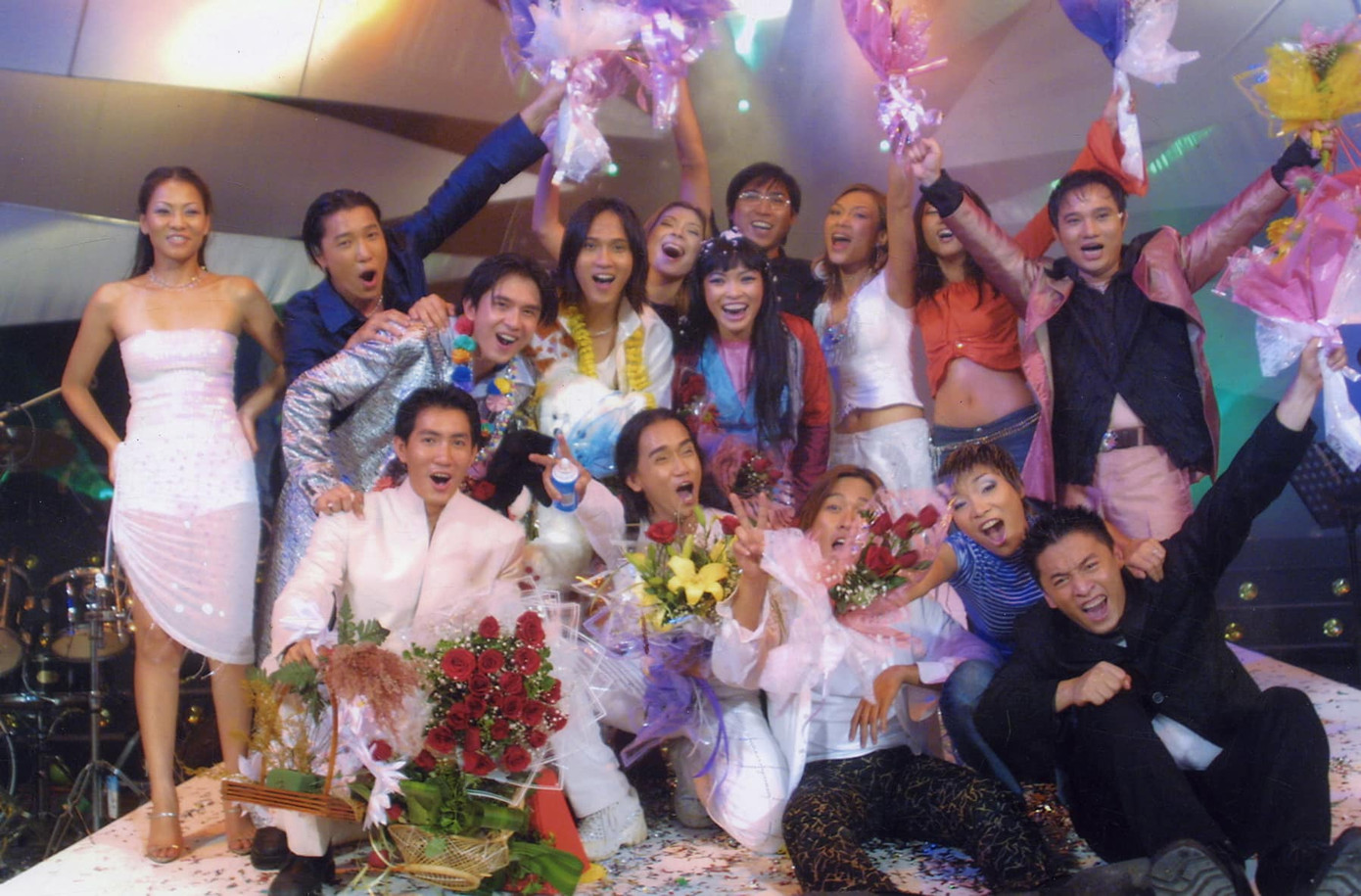 Sân khấu Lan Anh được xem là "thánh đường" đầu tiên của giải thưởng âm nhạc Làn sóng xanh. Nơi đây tổ chức nhiều đêm nhạc và lễ trao giải suốt 19 năm liên tiếp của Làn sóng xanh.