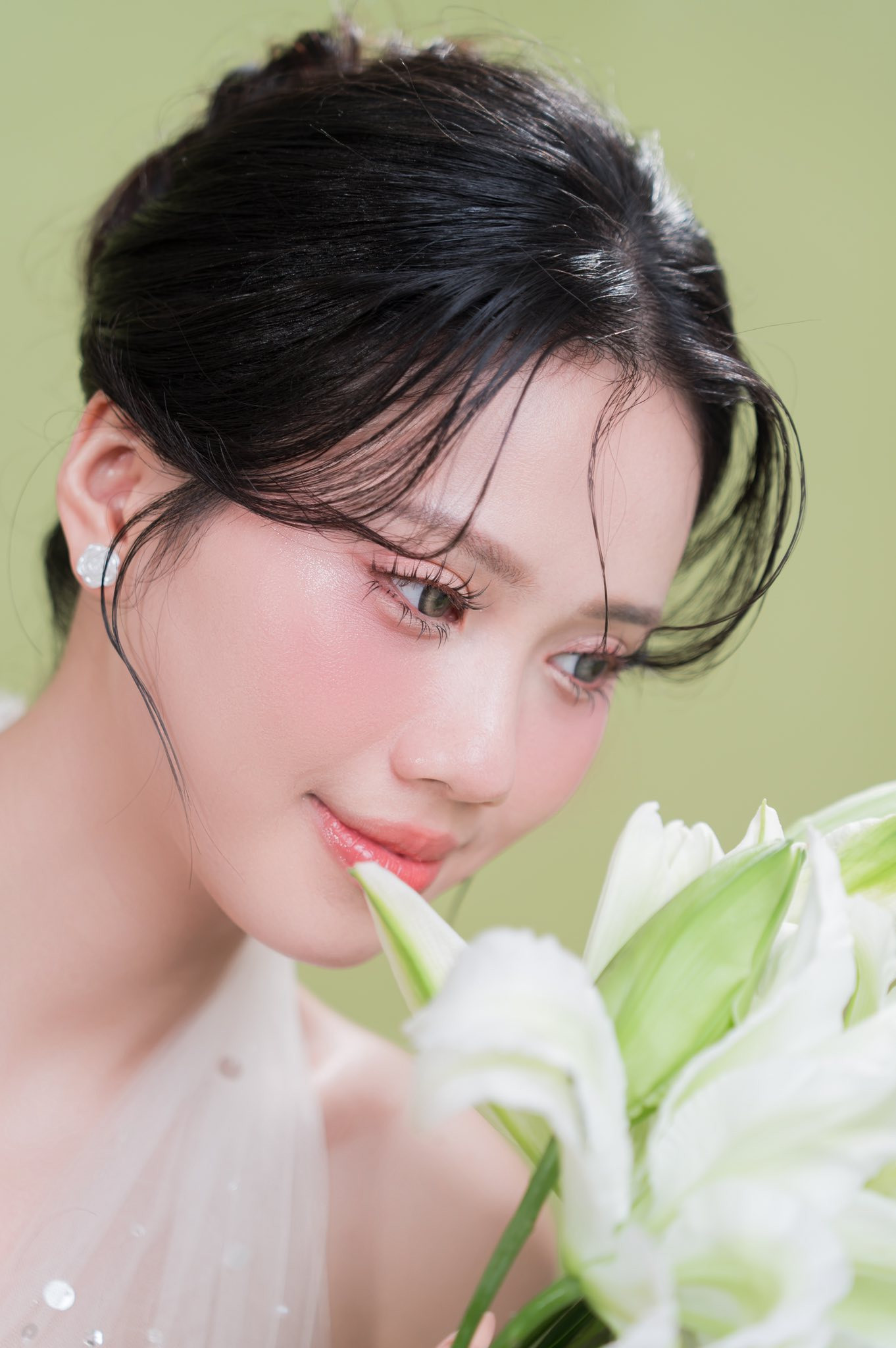 Theo Diệu Huyền, những trải nghiệm cá nhân và sự đồng hành của người thân đã giúp cô mạnh mẽ, trưởng thành hơn mỗi ngày. Từ nhỏ cô đã ý thức phải cố gắng nhiều hơn, không bỏ cuộc và học cách đứng dậy sau vấp ngã. Ngoài ra, áp lực tại cuộc thi Hoa hậu Việt Nam giúp cô khám phá những giới hạn mới của bản thân. Cô tin sự mạnh mẽ là biết cách vượt qua những lúc yếu đuối.