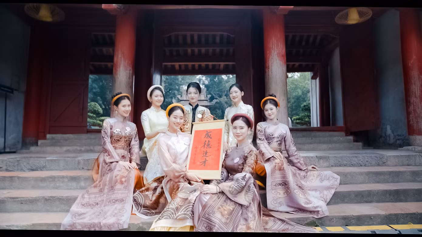 25 thí sinh được chia thành 4 đội theo 4 chủ đề: Hơi thở lịch sử và văn hóa, 36 phố phường, Bản giao hưởng cuộc sống, Ẩm thực của ký ức và giao thoa.