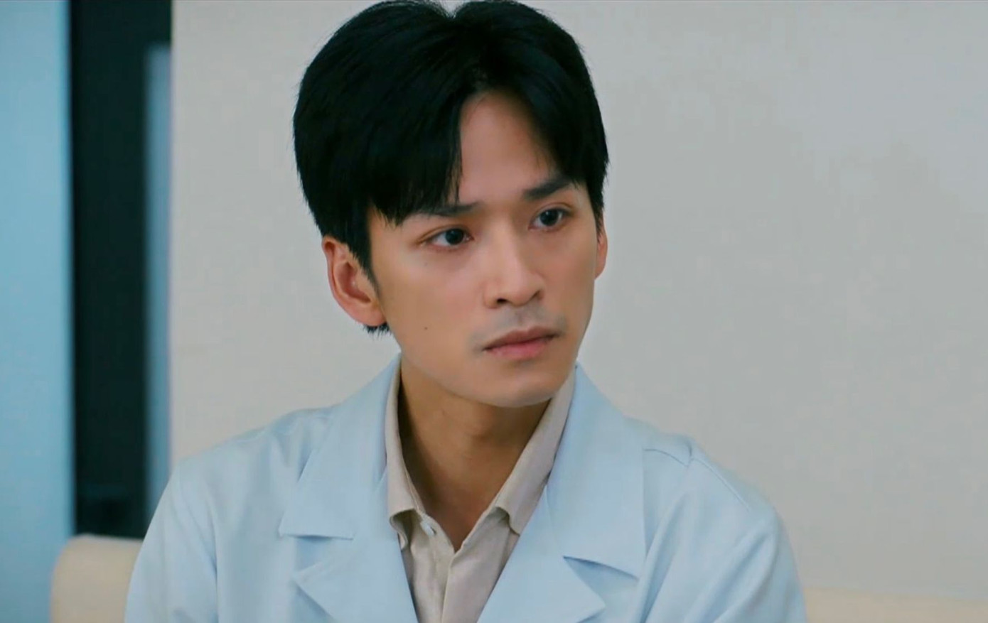 Trần Nghĩa bị chê biểu cảm một màu, thiếu sức sống trong phim giờ vàng. Trần Nghĩa bị chê biểu cảm một màu, thiếu sức sống trong phim giờ vàng.