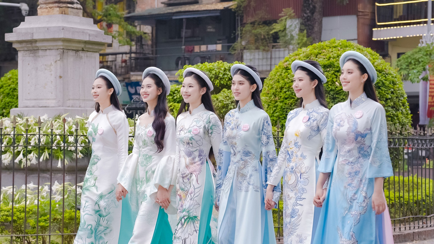 25 thí sinh được chia thành 4 đội theo 4 chủ đề: Hơi thở lịch sử và văn hóa, 36 phố phường, Bản giao hưởng cuộc sống, Ẩm thực của ký ức và giao thoa.