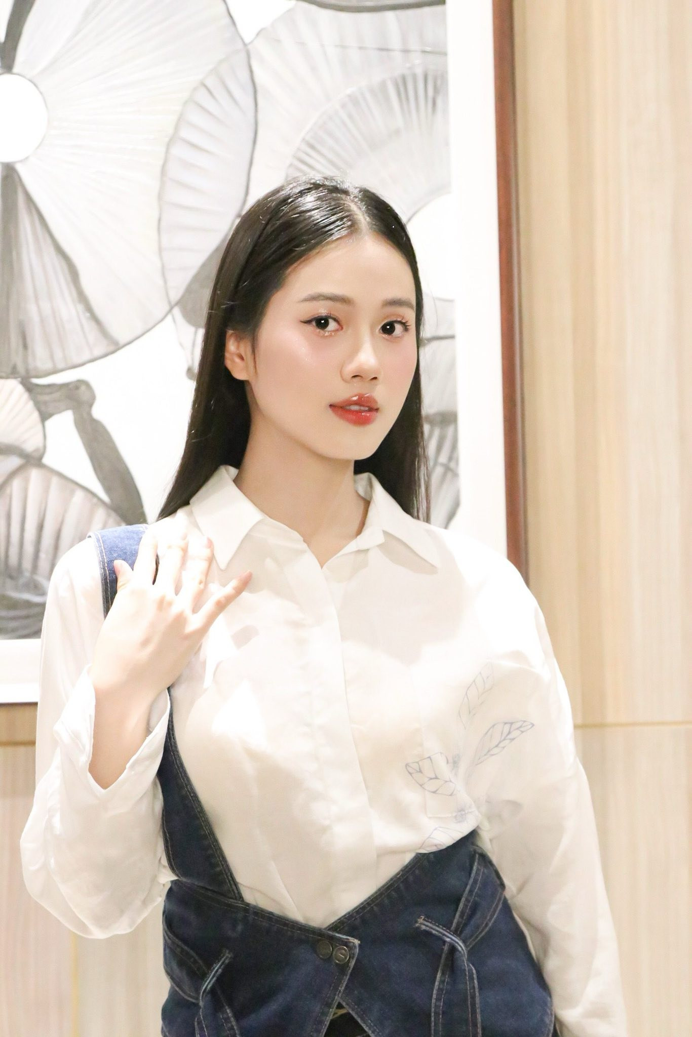 Nói về mục tiêu tại cuộc thi, Diệu Huyền mong muốn dùng tiếng nói và hình ảnh của mình để truyền cảm hứng cho các bạn trẻ - những người từng tự ti, từng nghĩ mình không thể. "Tôi muốn chứng minh chỉ cần dám thử và dám tin vào bản thân, mình có thể làm được điều không tưởng. Nếu được vào top cao, tôi sẽ cố gắng dùng vị trí đó để thực hiện những dự án cộng đồng thiết thực, lan toả những điều tích cực và tử tế đến với xã hội", cô nhấn mạnh.