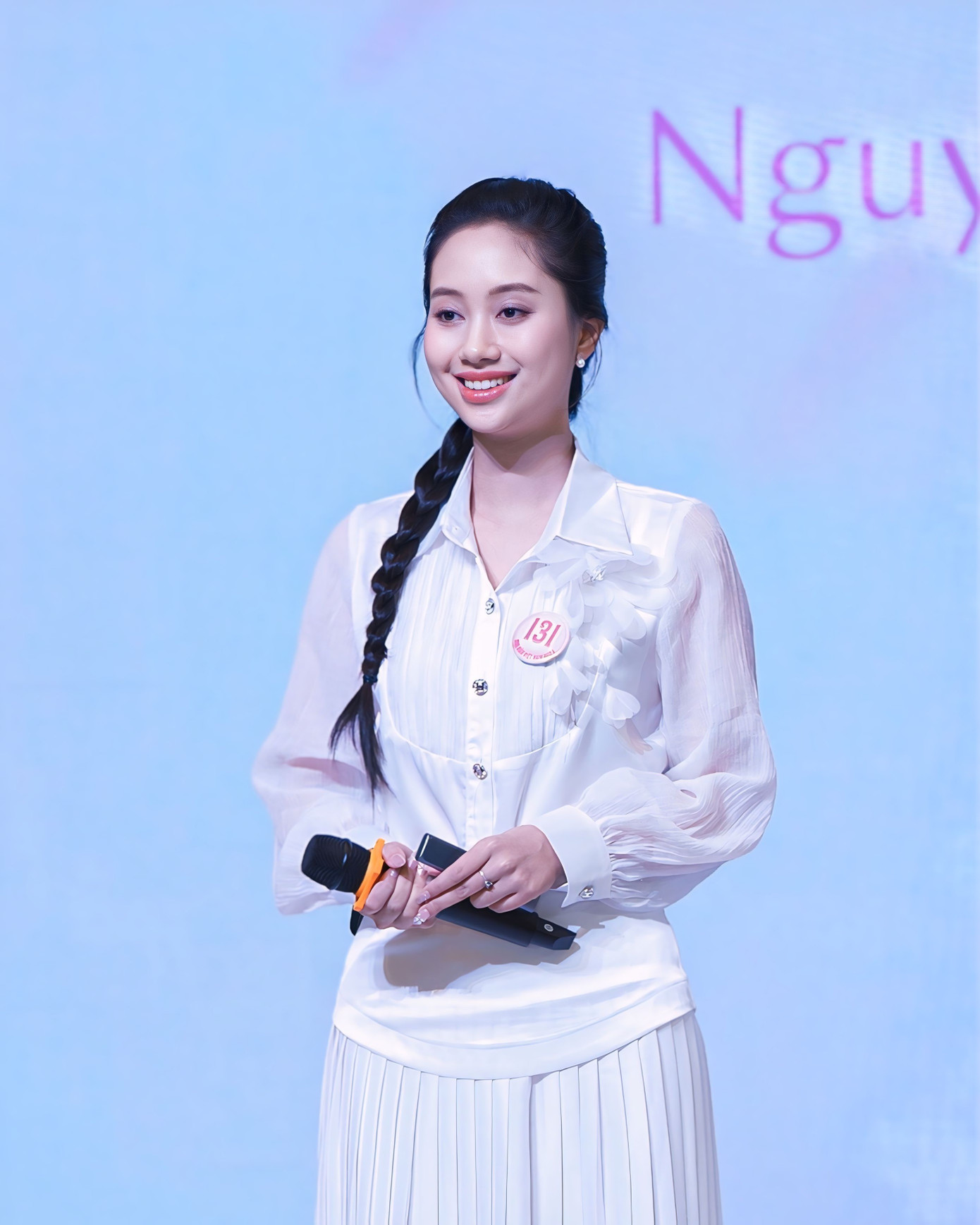 Thí sinh Nguyễn Mai Phương, SBD 131. Thí sinh Nguyễn Mai Phương, SBD 131.