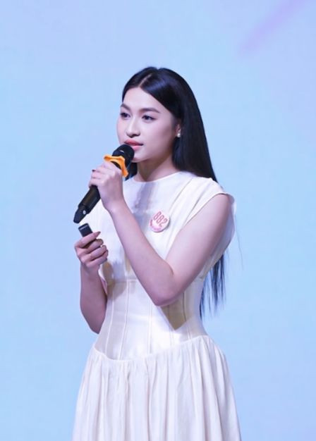 Nguyễn Thanh Thảo (SBD 637) và Phạm Thị Thanh Xuân (SBD 882) là hai thí sinh đầu tiên thuyết phục thành công nhà đầu tư cho dự án nhân ái của mình. Nguyễn Thanh Thảo (SBD 637) và Phạm Thị Thanh Xuân (SBD 882) là hai thí sinh đầu tiên thuyết phục thành công nhà đầu tư cho dự án nhân ái của mình.