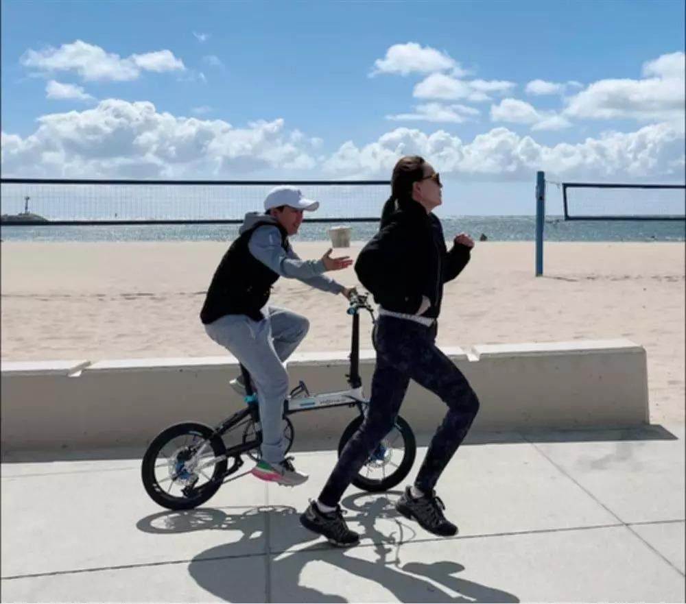 Phương Uyên đồng hành cùng Thanh Hà cả trong âm nhạc lẫn quá trình giảm cân.