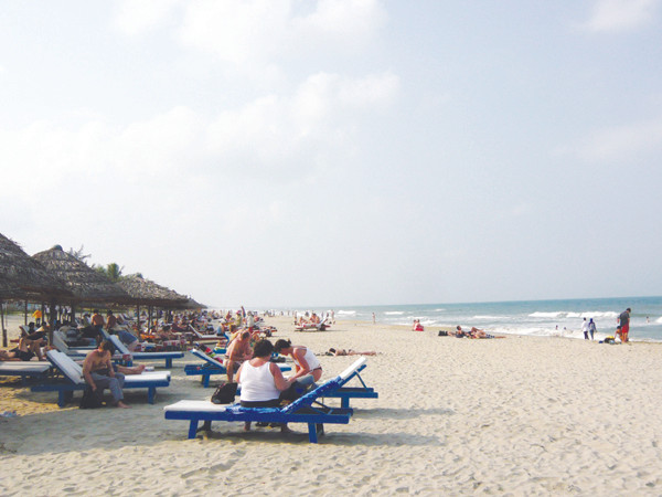 Biển Quảng Nam nhiều tiềm năng nhưng vẫn chưa thu hút được nhà đầu tư có năng lực Ảnh: Phong Cầm