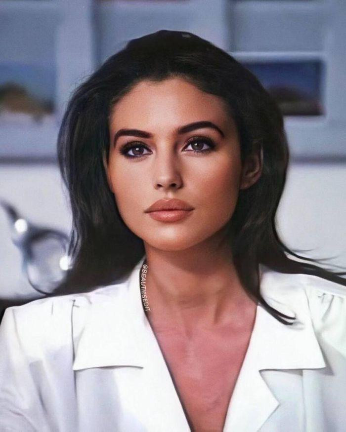 Không chỉ là cô gái có nhan sắc, Monica Bellucci còn là một người trọng kiến thức
