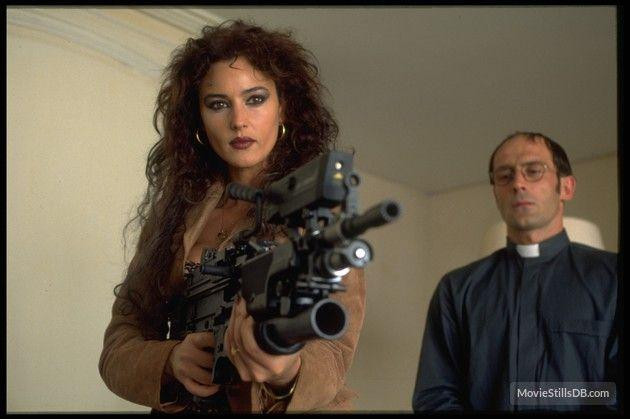 Tạo hình của Monica Bellucci trong phim "Doberman"