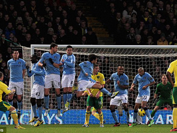 Phút sút phạt tút ngắn tỉ số xuống 1-2 của Pilkington. Ảnh: Getty. Phút sút phạt tút ngắn tỉ số xuống 1-2 của Pilkington. Ảnh: Getty