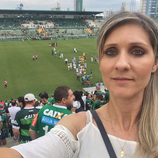 Theo Chủ tịch Ủy ban Trọng tài FIFA - Pierluigi Collina - các trọng tài nữ được lựa chọn dựa trên năng lực chứ không phải giới tính. Tuy nhiên, đây là bước đột phá đáng ghi nhận về bình đẳng giới trong bóng đá. Theo Chủ tịch Ủy ban Trọng tài FIFA - Pierluigi Collina - các trọng tài nữ được lựa chọn dựa trên năng lực chứ không phải giới tính. Tuy nhiên, đây là bước đột phá đáng ghi nhận về bình đẳng giới trong bóng đá.