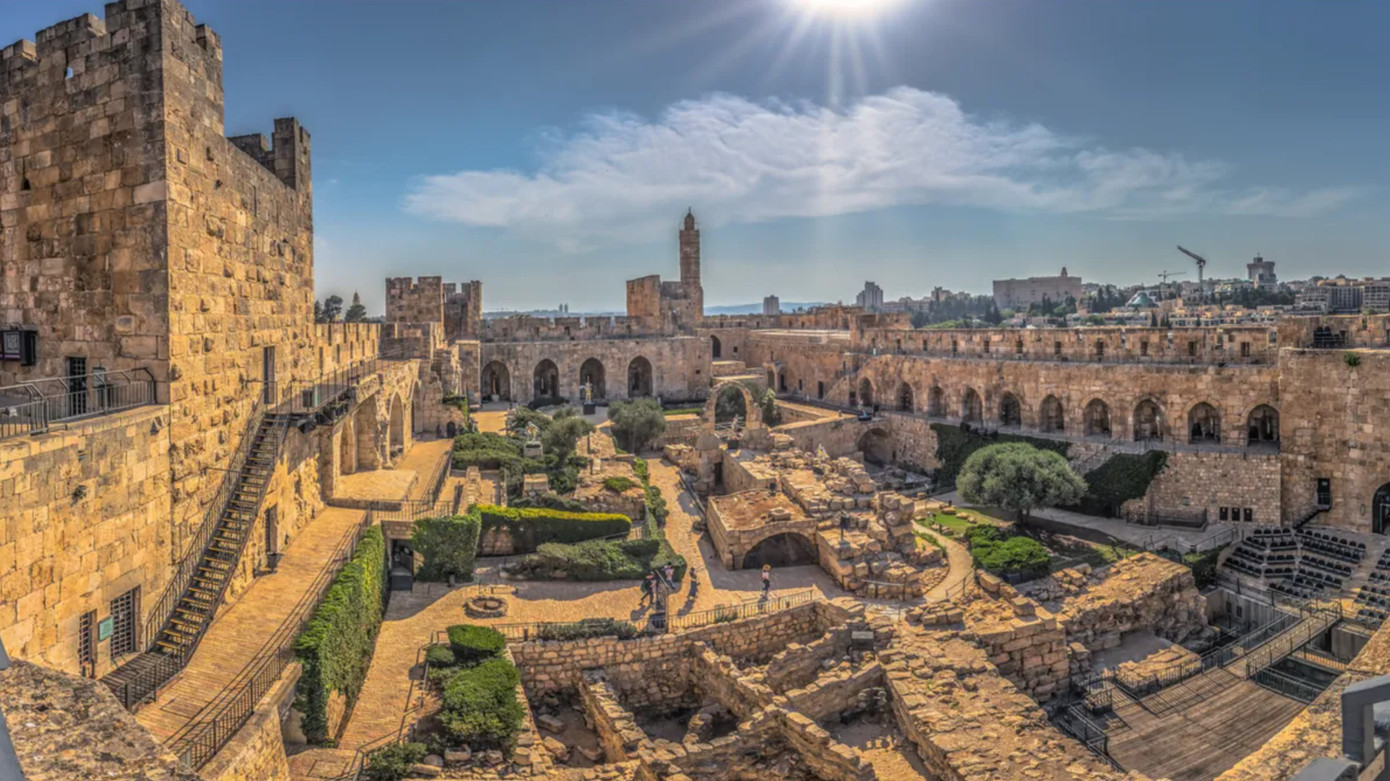 Hình ảnh về Tháp David, một tòa thành cổ nổi tiếng nằm gần lối vào Cổng Jaffa của Thành phố Cổ Jerusalem. Ảnh: Iifl Science Hình ảnh về Tháp David, một tòa thành cổ nổi tiếng nằm gần lối vào Cổng Jaffa của Thành phố Cổ Jerusalem. Ảnh: Iifl Science