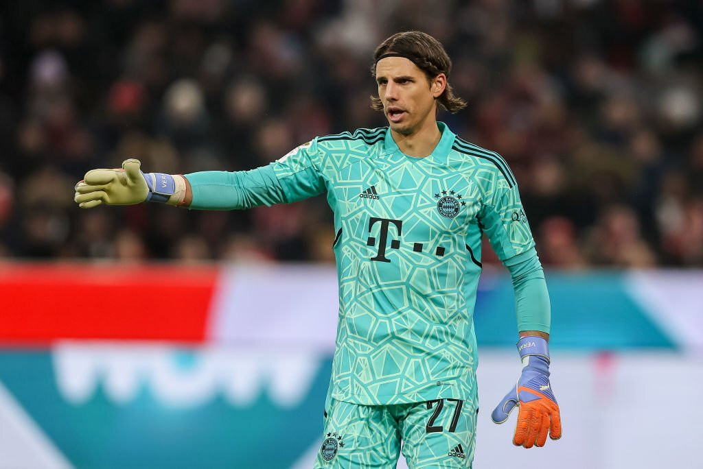 3. Yann Sommer (Borussia Monchengladbach đến Bayern Munich, 8 triệu euro). 3. Yann Sommer (Borussia Monchengladbach đến Bayern Munich, 8 triệu euro).