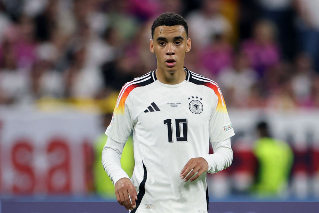 Tiền vệ tấn công: Jamal Musiala (Đức).