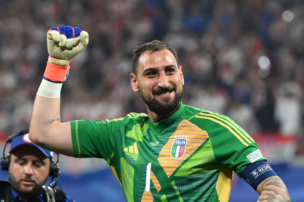 Thủ môn: Gianluigi Donnarumma (Italia).