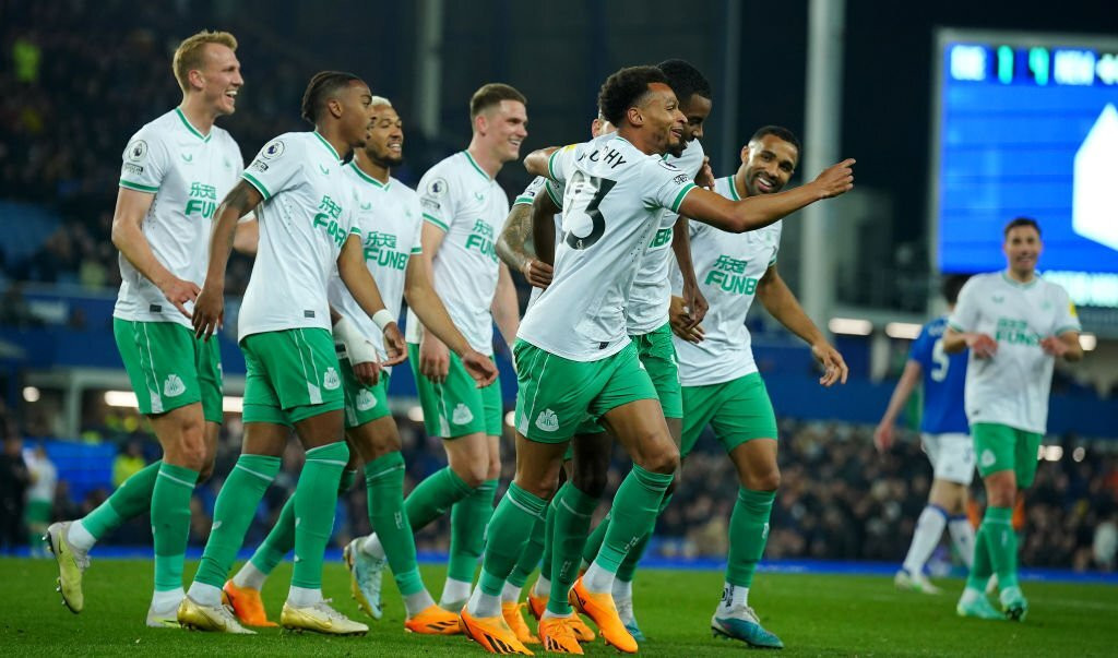 Newcastle giữ vững vị trí thứ 3.