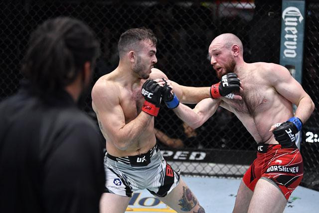 Viacheslav Borshchev đã có màn so găng hấp dẫn với Dakota Bush.