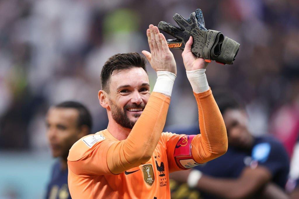 Lloris chỉ cần 1 trận nữa để trở thành thủ môn có nhiều lần ra sân nhất trong lịch sử World Cup. Lloris chỉ cần 1 trận nữa để trở thành thủ môn có nhiều lần ra sân nhất trong lịch sử World Cup.