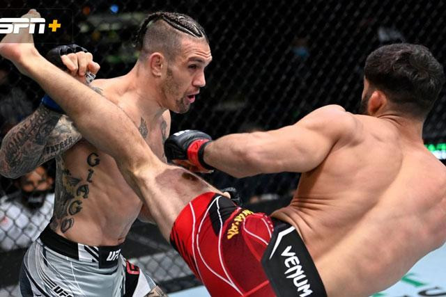 Pha ra đòn của Arman Tsarukyan. Pha ra đòn của Arman Tsarukyan.