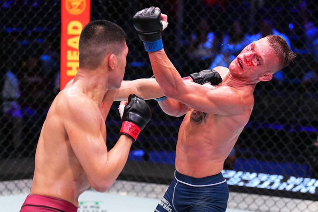 Steven Nguyễn (trái) ra đòn chính xác. Steven Nguyễn (trái) ra đòn chính xác.