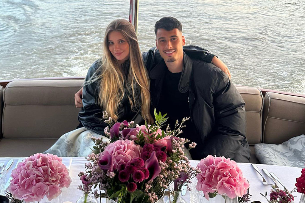 Martinelli và Isabella Rousso.