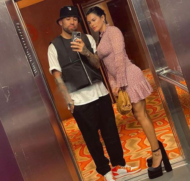 Celeste Rey – vợ của Nicolas Otamendi. Cặp đôi này quen biết nhau từ hồi niên thiếu, nhưng phải cho tới khi Otamendi thi đấu cho Manchester City, cả hai mới chính thức hẹn hò. Hiện tại, họ đã có 3 người con.