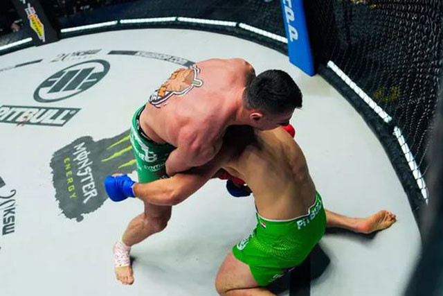 Arkadiusz Wrzosek (trái) đã có chiến thắng thứ 4. Arkadiusz Wrzosek (trái) đã có chiến thắng thứ 4.