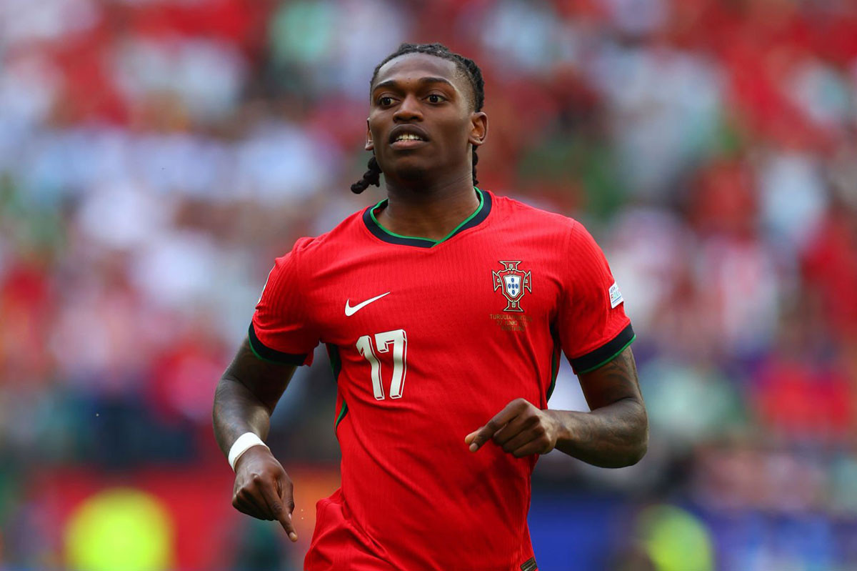 5. Rafael Leao (Bồ Đào Nha, tốc độ tối đa: 35,4 km/h). 5. Rafael Leao (Bồ Đào Nha, tốc độ tối đa: 35,4 km/h).