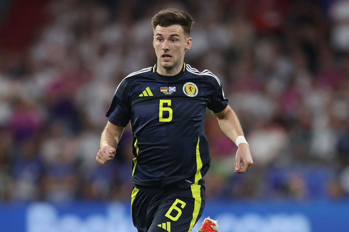 =9. Kieran Tierney (Scotland, tốc độ tối đa: 35 km/h). =9. Kieran Tierney (Scotland, tốc độ tối đa: 35 km/h).