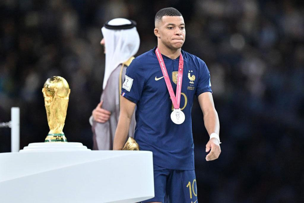Tiền đạo trái: Kylian Mbappe (Pháp). Tiền đạo trái: Kylian Mbappe (Pháp).