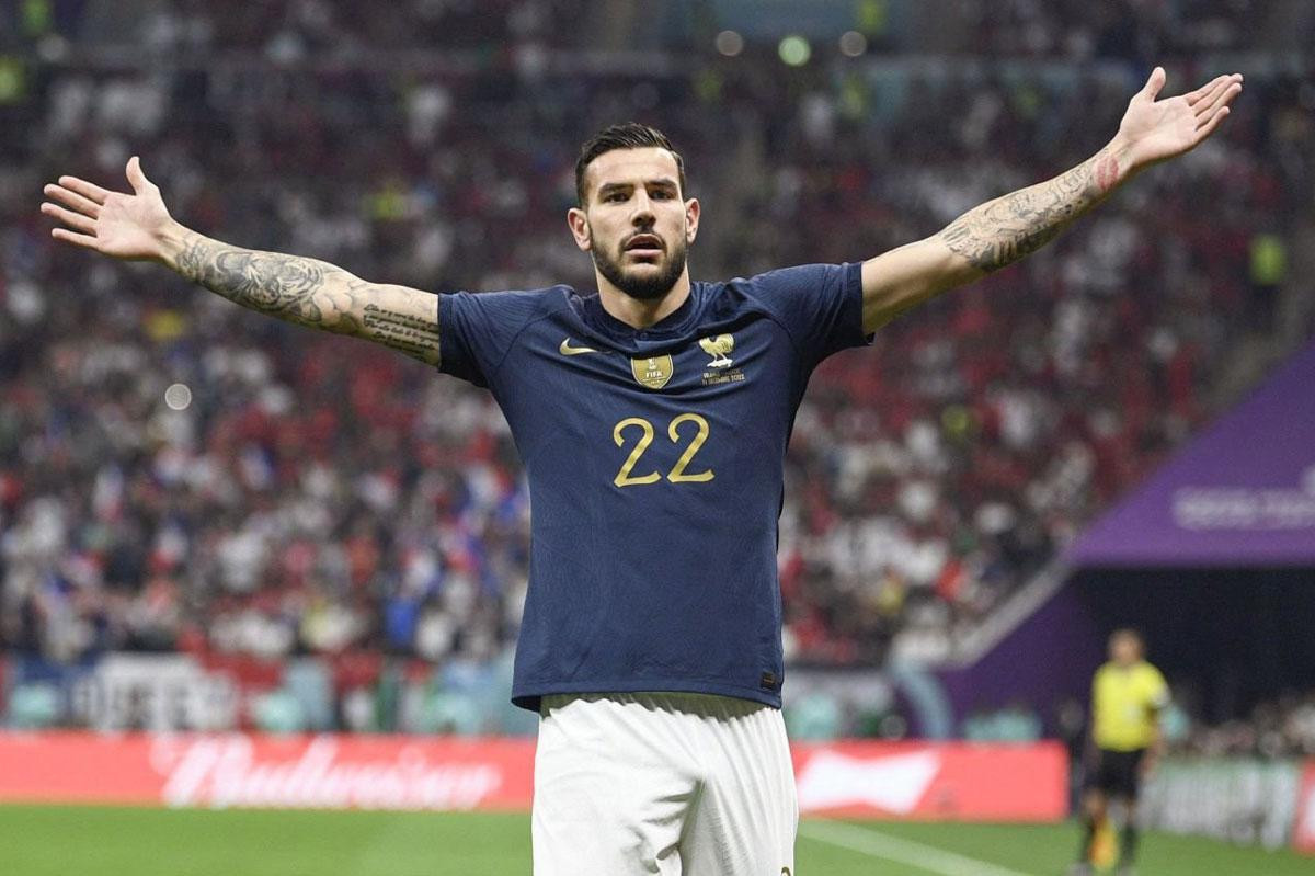 Hậu vệ trái: Theo Hernandez (Pháp). Hậu vệ trái: Theo Hernandez (Pháp).