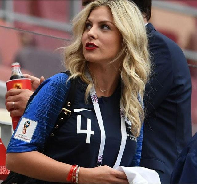 Camille Tytgat kết hôn với Raphael Varane vào năm 2015 và hiện cô đang làm luật sư. Camille Tytgat kết hôn với Raphael Varane vào năm 2015 và hiện cô đang làm luật sư.