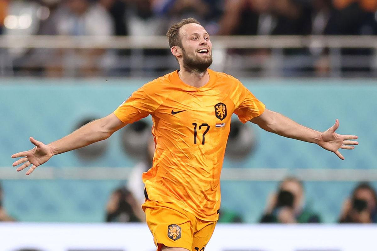 Tiền vệ trái: Daley Blind (Hà Lan, 9 điểm).