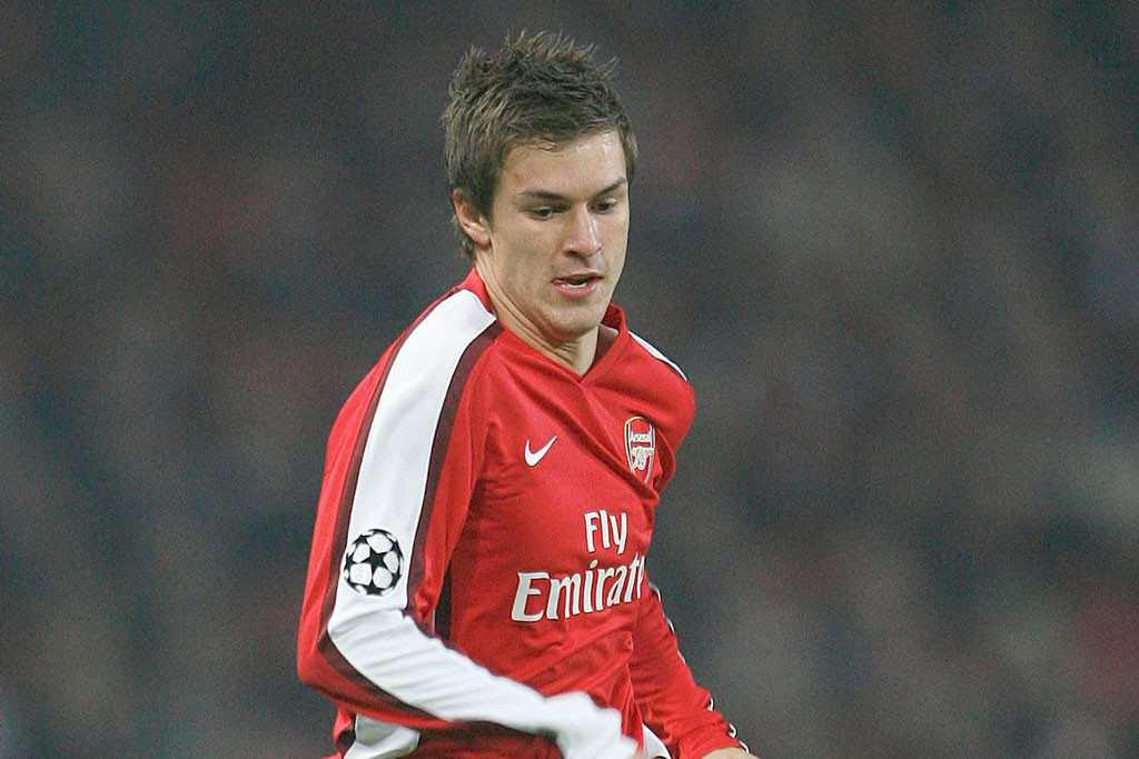 10. Aaron Ramsey (Arsenal, 10/2008). Ở tuổi 17, 9 tháng và 23 ngày, Ramsey là người mở tỷ số trong trận thắng 5-2 của Arsenal trước Fenerbahce ở vòng bảng mùa giải 2007/08.